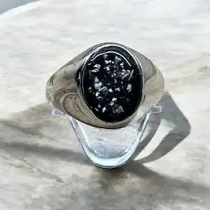 Classic memorial ring